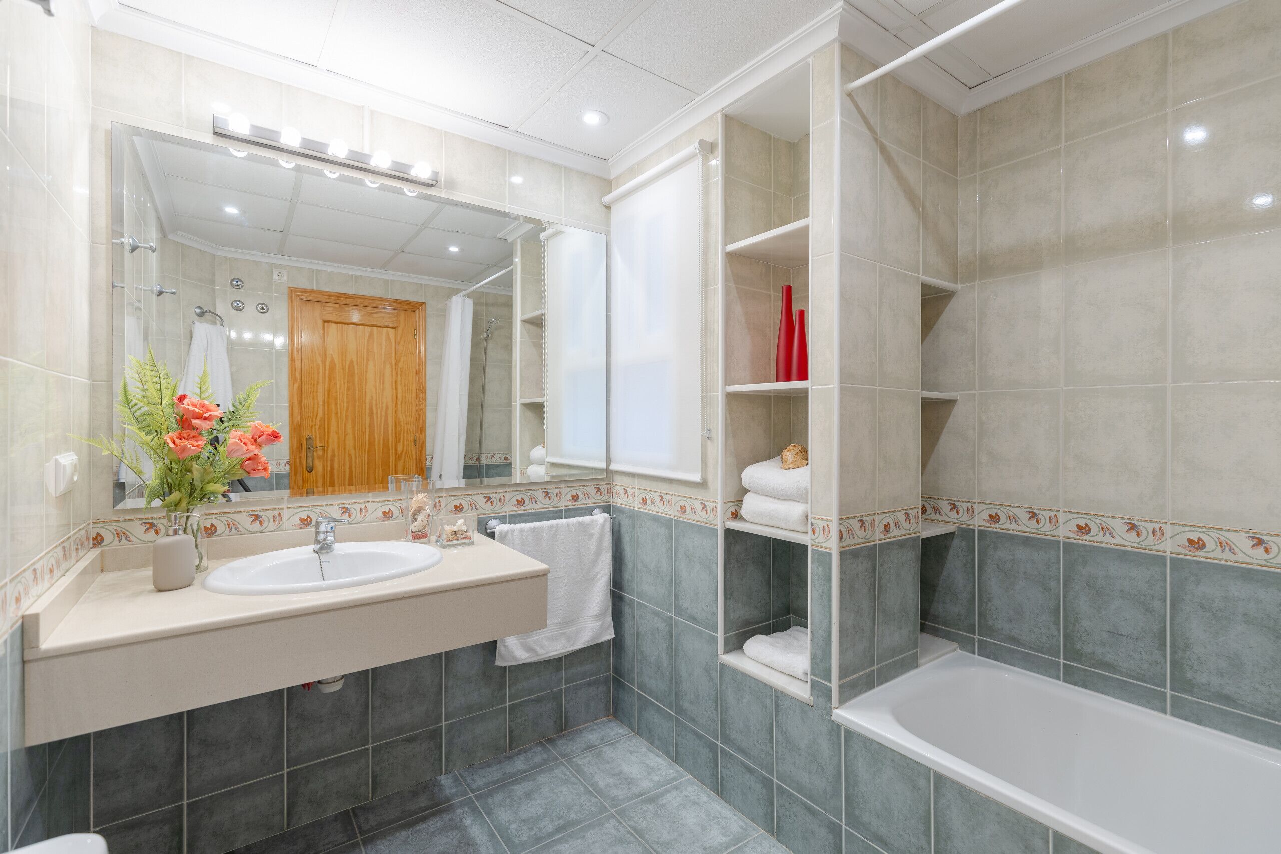 Shower, towels