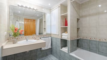 Shower, towels