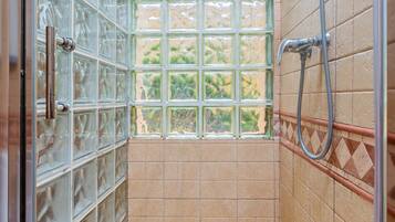 Shower, towels