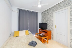 2 개의 침실, 무료 유아용 침대, 침대 시트