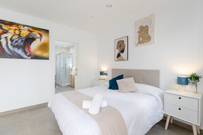 5 quartos, berços grátis, roupa de cama