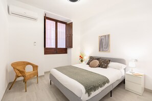 6 chambres, lits bébé (gratuits), draps fournis