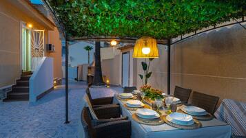 Khu vực ăn uống tại phòng