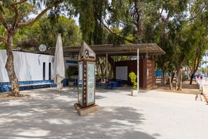 Outdoor dining - Sea Hope by Fidalsa (Guardamar del Segura)