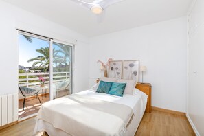 7 soverom, barnesenger (inkludert) og sengetøy