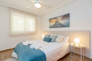 9 quartos, berços grátis, roupa de cama