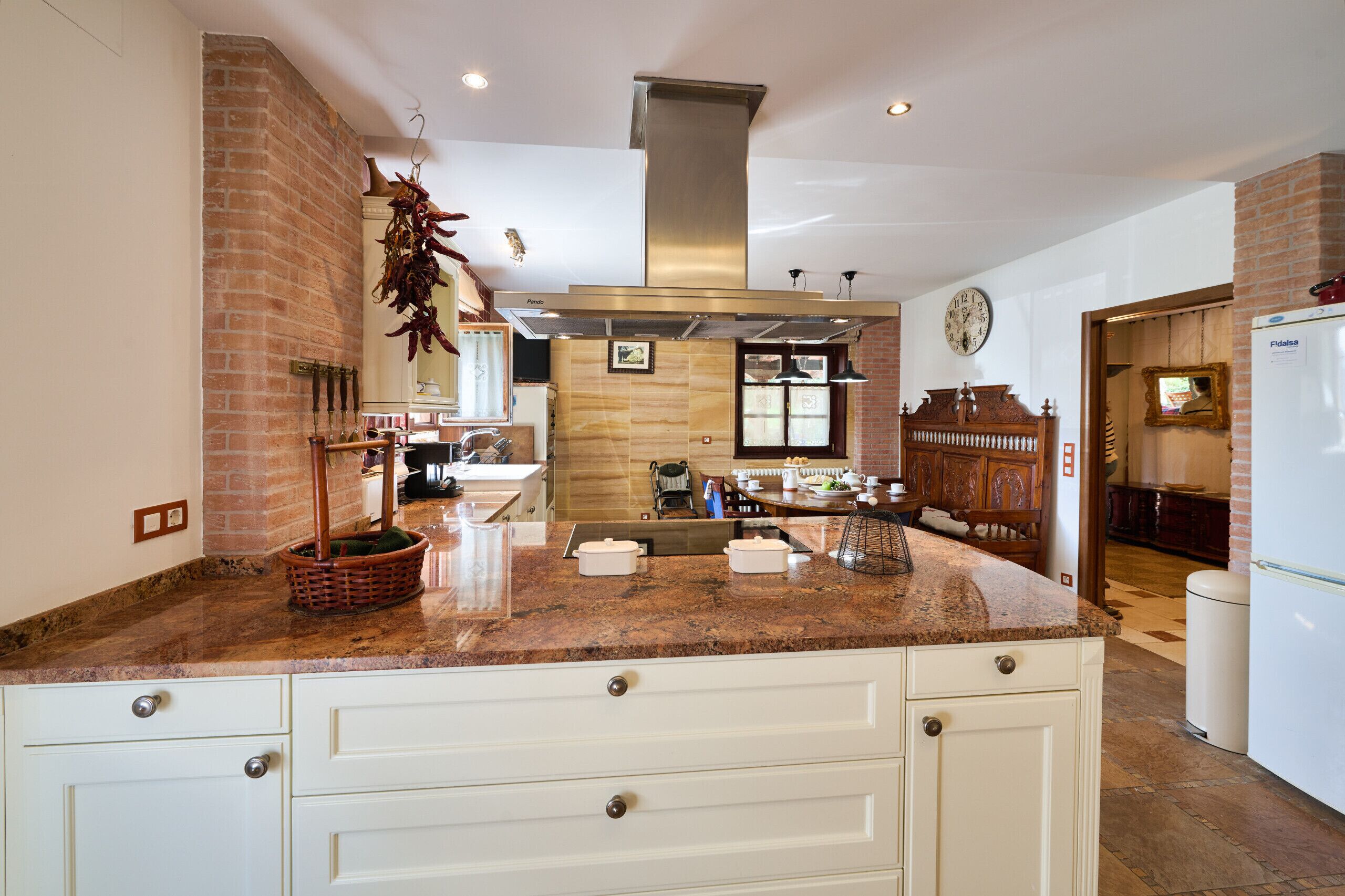 微波爐、洗碗機、咖啡機/沖茶器、廚房用具/餐具/器皿