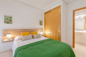 3 bedrooms, free cots/infant beds, bed sheets - Magical Sunsets by Fidalsa (Guardamar del Segura)