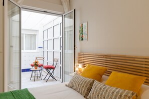 3 chambres, lits bébé (gratuits), draps fournis
