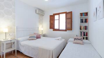 4 bedrooms, free cots/infant beds, bed sheets