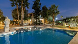 Outdoor pool - Private Paradise Deluxe by Fidalsa (Crevillente)