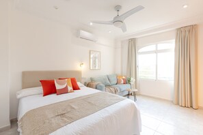 5 quartos, berços grátis, roupa de cama