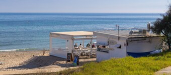 Happiness Corner by Fidalsa