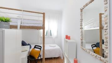 2 bedrooms, free cots/infant beds, bed sheets