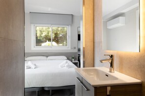 1 bedroom, in-room safe, free WiFi, bed sheets - Marinada - Aparthotel with Swimming Pool (Vilassar de Mar)
