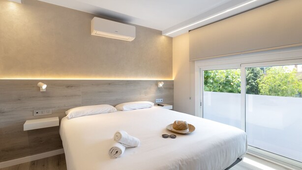 Room - Garbi - Aparthotel with Swimming Pool (Vilassar de Mar)