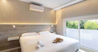Garbi - Aparthotel with Swimming Pool