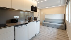 Private kitchen - Garbi - Aparthotel with Swimming Pool (Vilassar de Mar)