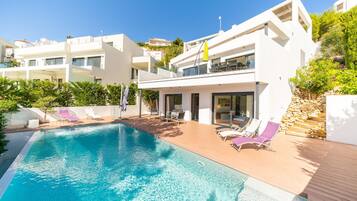 Villa | Pool | Indoor pool, outdoor pool