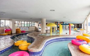 Piscine intérieure
