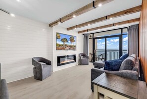 Televisie en een open haard