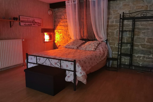 1 bedroom, WiFi, bed sheets