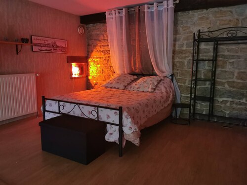 La roche saint Roch, loft apartment in a winegrowing village