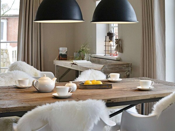House | Dining