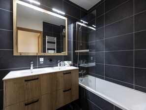 Apartment | Bathroom - Apartment in Les Deux Alpes Near Glacier (Les Deux Alpes)