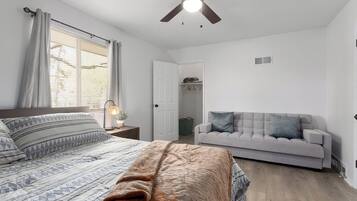 4 habitaciones, tabla de planchar con plancha, cuna de viaje y wifi