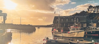 Beautiful private villa for 6 guests with WIFI, TV and patio