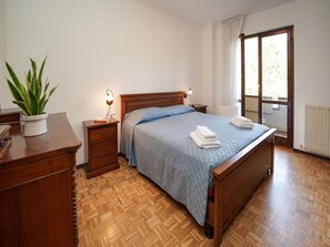 3 bedrooms, travel cot, free WiFi