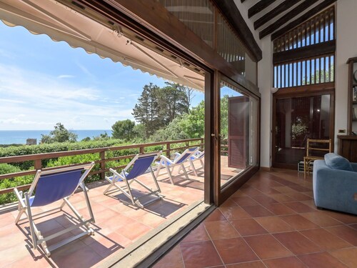 Stunning private villa for 8 people with WIFI, A/C, TV, patio and pets allowed