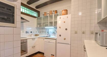 Alleinstehendes Ferienhaus mit Klimaanlage, W-LAN, TV, Innenhof, Haustiere erlaubt, Parkplatz