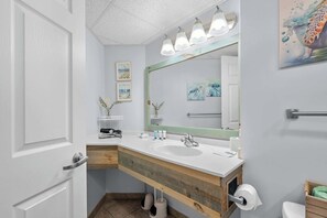 Shower, towels, shampoo - HS Unit 1125 - Ocean View! (Myrtle Beach)