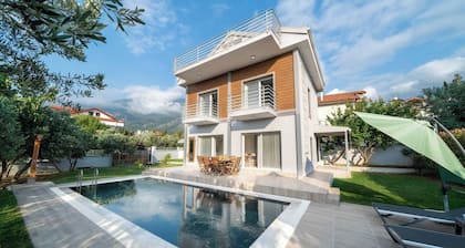 Ölüdeniz Plajına Yakın 3 Yatak Odalı Villa