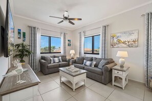 Téléviseur connecté, livres, chaîne audio