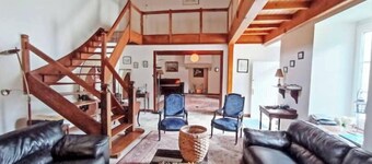 Large renovated farmhouse close to beaches