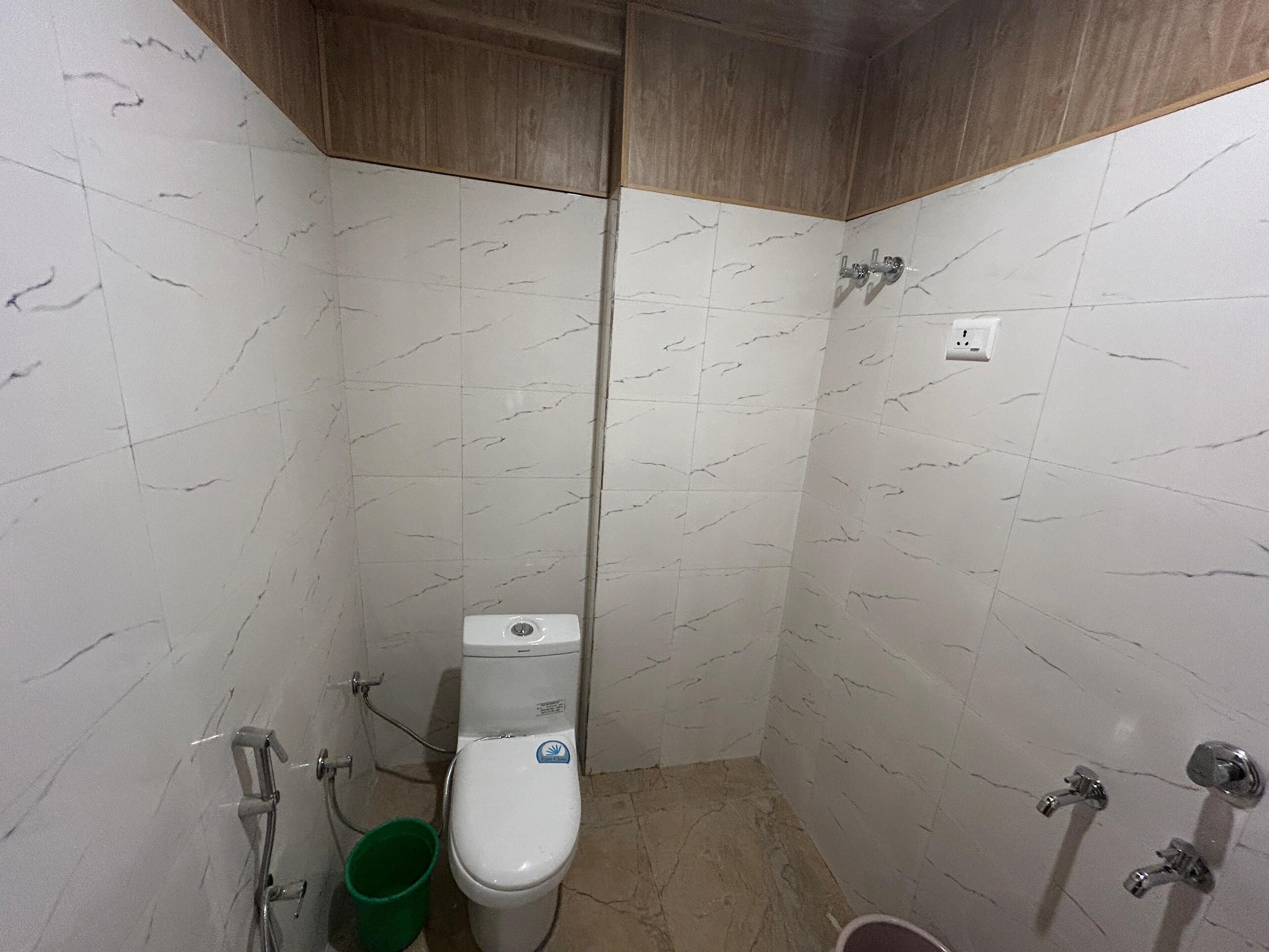 Shower, towels, soap, shampoo