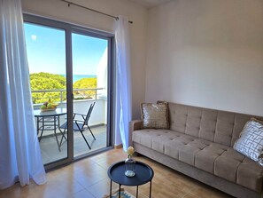 TV - Adriatic View Holiday Home 076 (Durres)