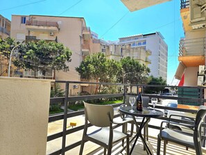 Outdoor dining - Qerret Happy Stay 096 (Durres)