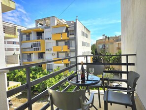 Outdoor dining - Happy Stay Qerret 097 (Durres)