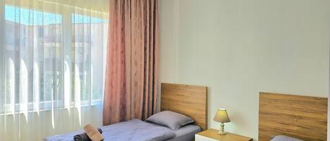 2 chambres, fer et planche Ă repasser, Wi-Fi gratuit, draps fournis