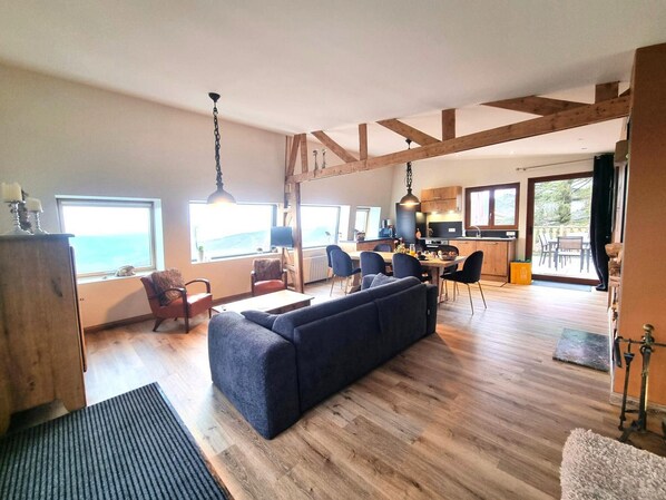 Télévision, cheminée