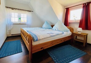 Tabla de planchar con plancha, wifi y ropa de cama 