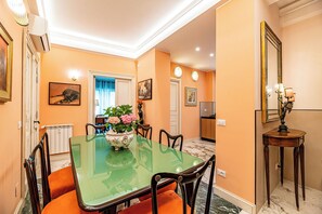 تناول الطعام