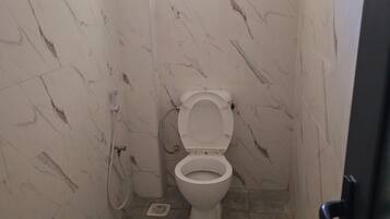 Handtücher, Seife, Toilettenpapier