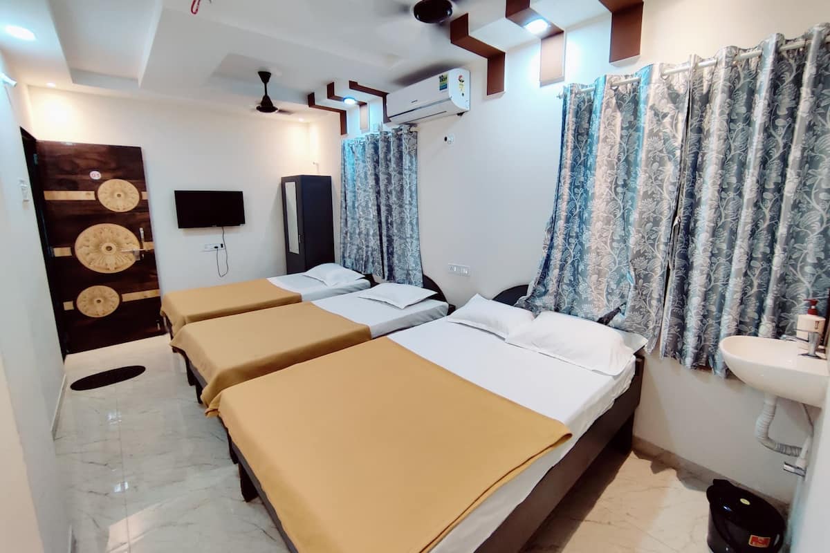 Family Room, Multiple Beds | Free WiFi