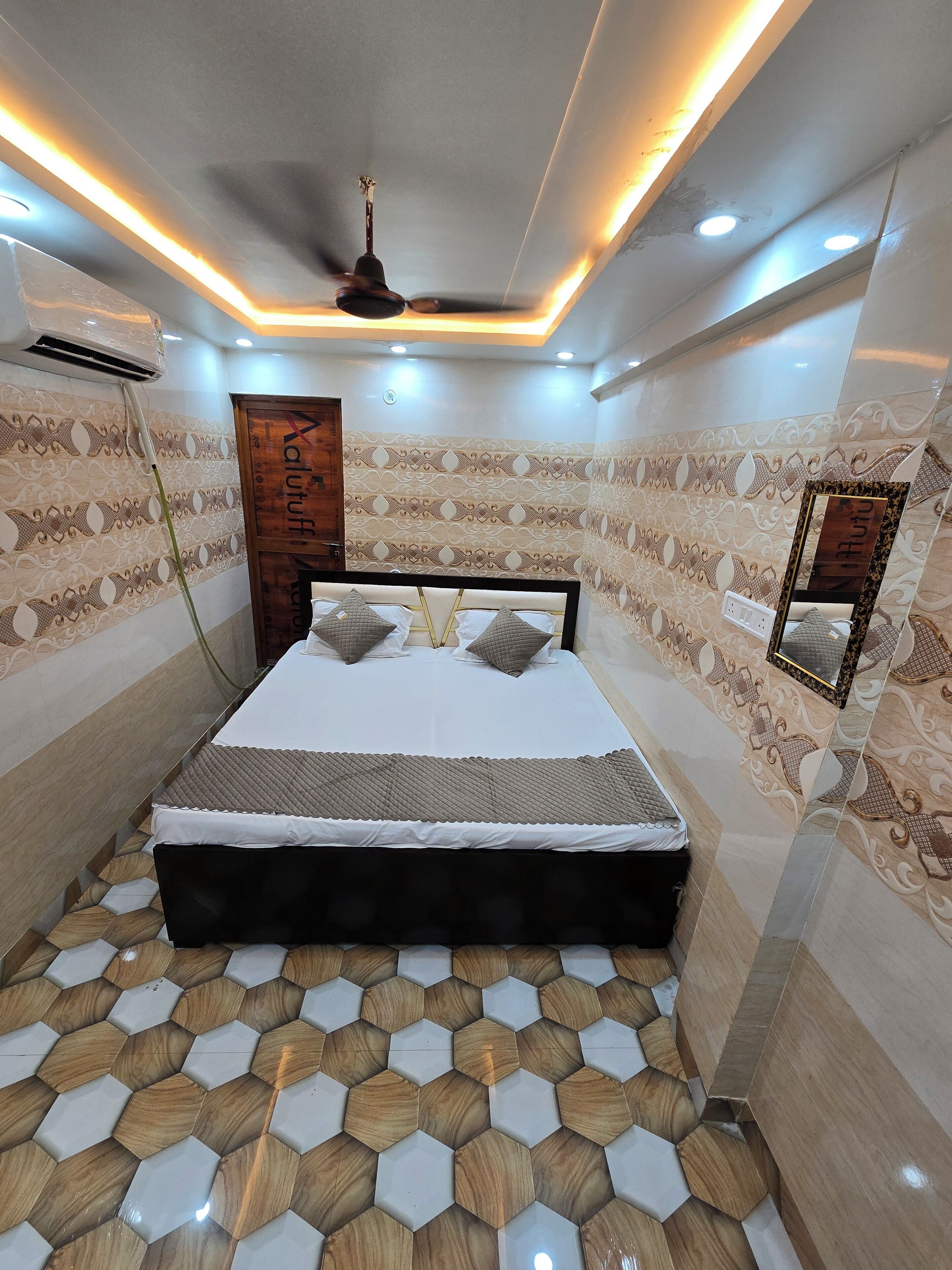 豪華雙人房 | 書桌、手提電腦工作空間、免費 Wi-Fi