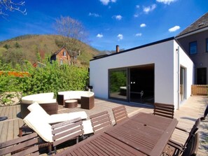 Outdoor dining - Villa in Coo With Indoor Pool & Near Waterfalls (Stavelot)